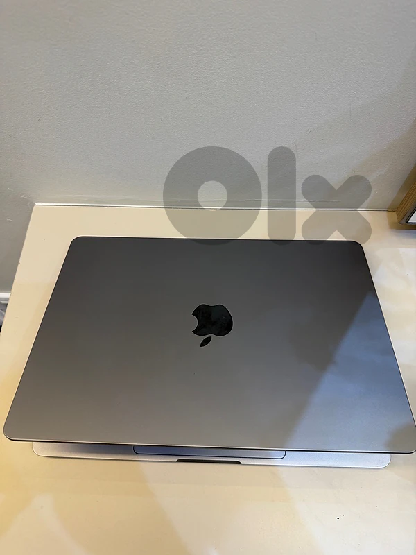 used macbook air 13” M3 2024