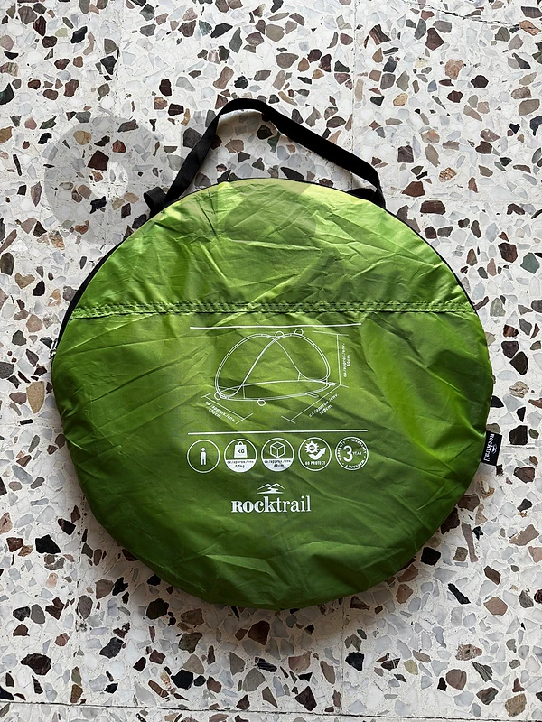Pop-up beach tent