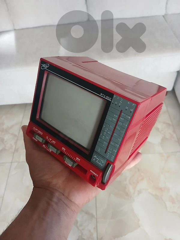Rare antique mini tv and radio
size 4 inch
Vintage since 1980
