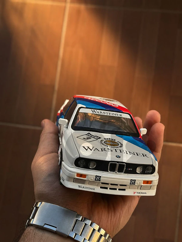 اي خمس سيارات قياس ١:٢٤ ب ١٠٠$ .. diecast cars