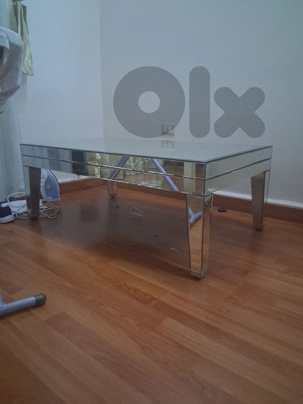 Coffee table mirror