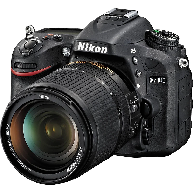 Nikon D7100 + 2 lenses + Full accessories