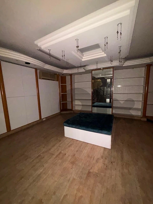 High - end decorated shop for rent  - Ain El Remmaneh CA