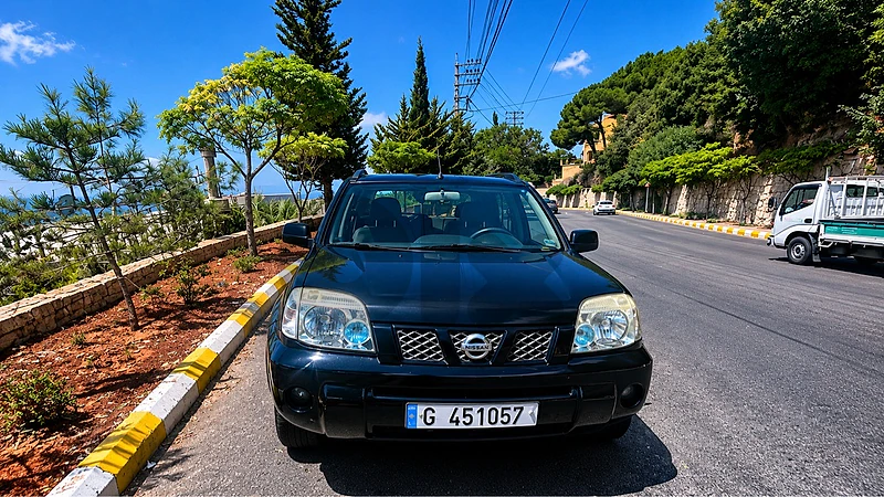 Nissan X-Trail 2010 (لقطة)