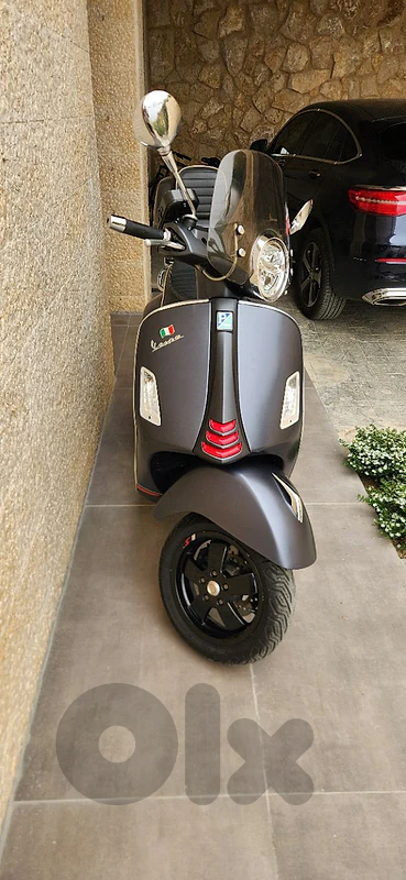 vespa 300 cc supersport ,mod 2020 ,super clean,all maintenance at anb,