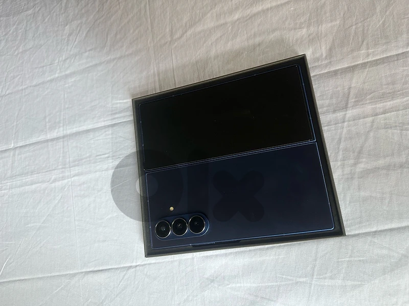 Z fold 7 256 gb used like new uae