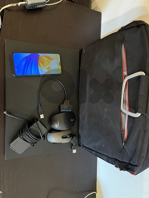 laptop lenovo. and infinix phone
