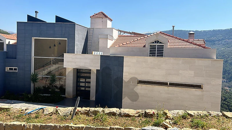 Panoramic Duplex in Baabdat ***By owner***