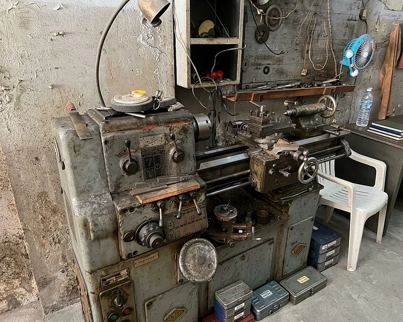 Precision Lathe Machine