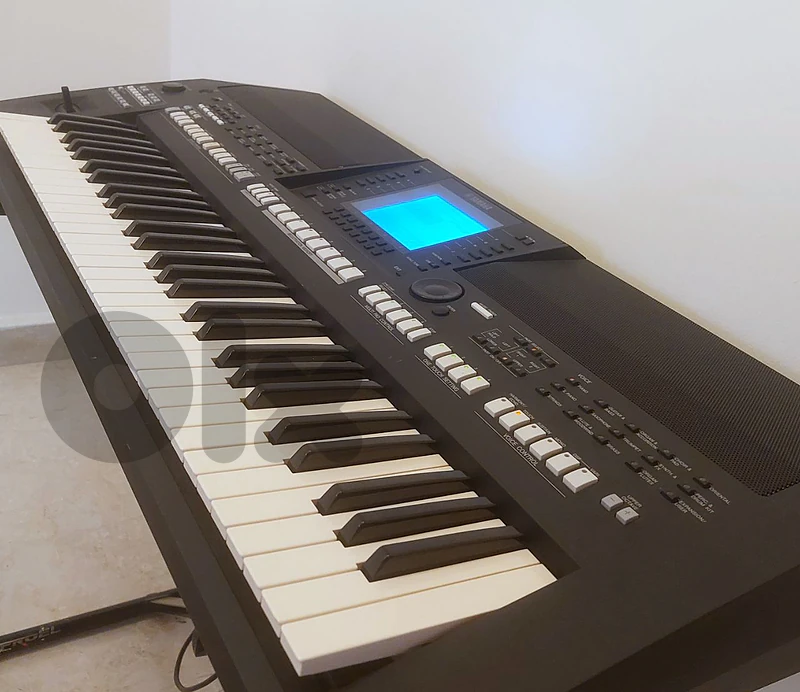 Yamaha PSR-A2000 Oriental Keyboard – 61 Keys –Good condition
