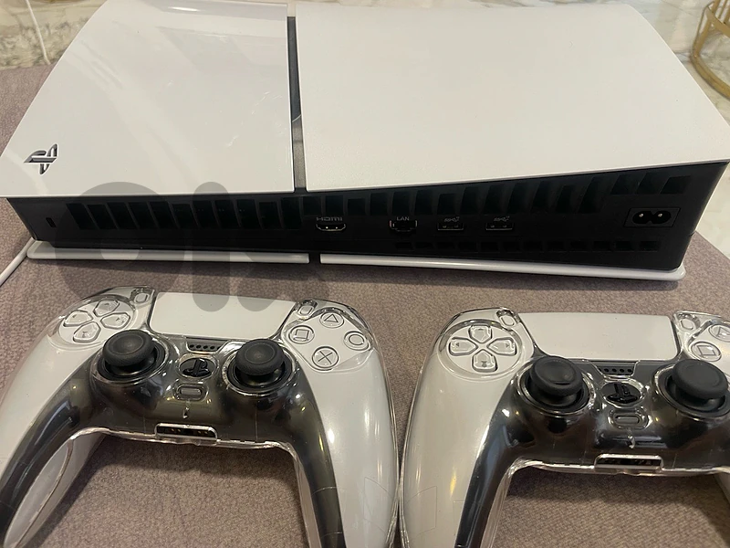 PS5 with all accessories needeed and fc26