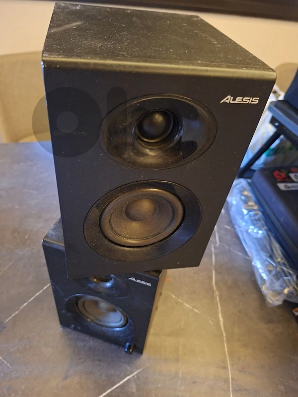 used alesis speakers used alesis speakers
