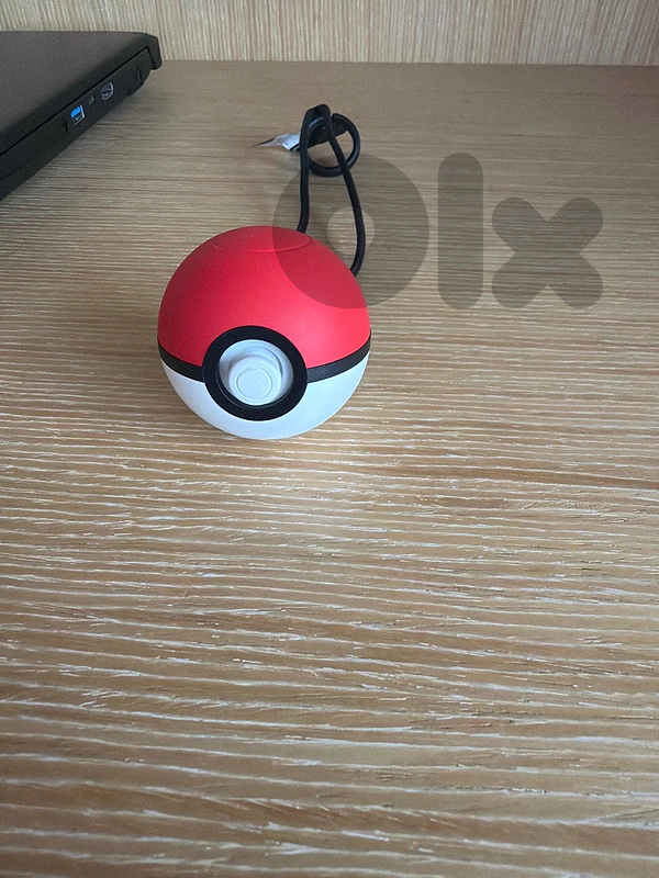 Pokemon ball Lets go pikachu/Evolee ( mint condition )