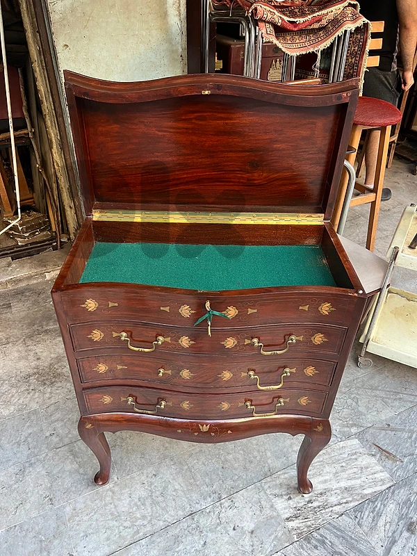 Chest of drawers with a chest كومود جوارير مميزة جداا تصميم روعة سعر