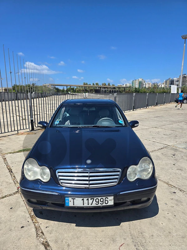 Mercedes-Benz 240/260/280 2003 2003
