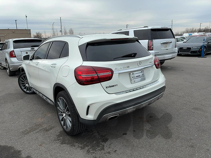 Mercedes-Benz GLA-Class 2018 250 Mercedes-Benz GLA-Class 2018 250