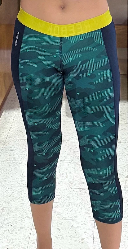 Reebok Camo Capri Workout Leggings – XS