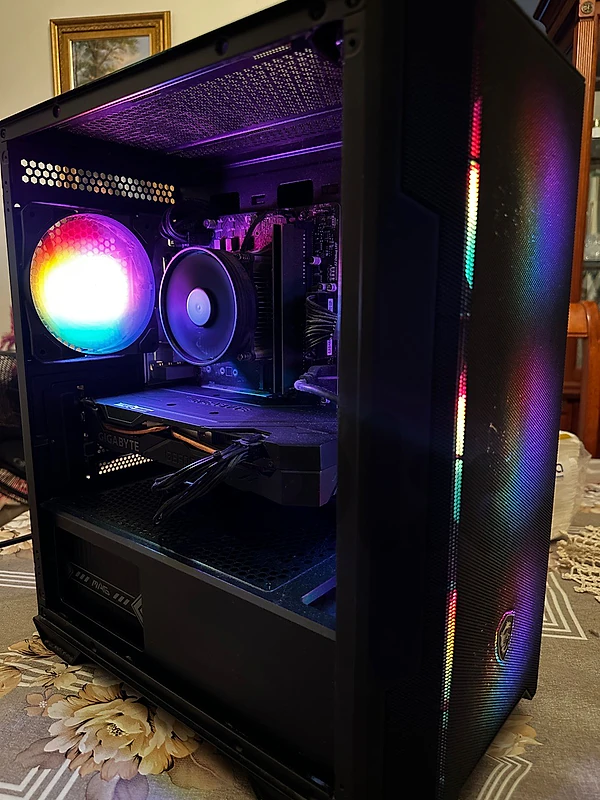 CUSTOM GAMING PC