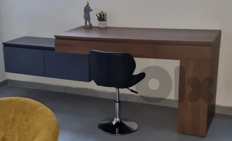 desk with chair