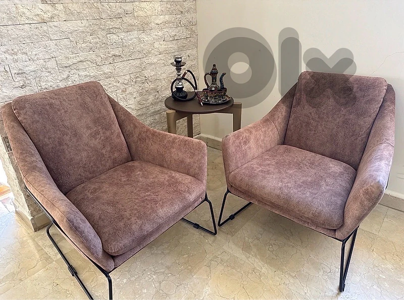 كنباية عدد ٢ مع طاولة كنباية عدد ٢ مع طاولة