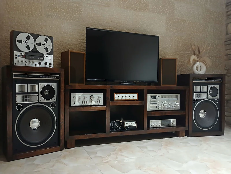 Vintage HiFi stereo that can listen to all tape models  sice 1970