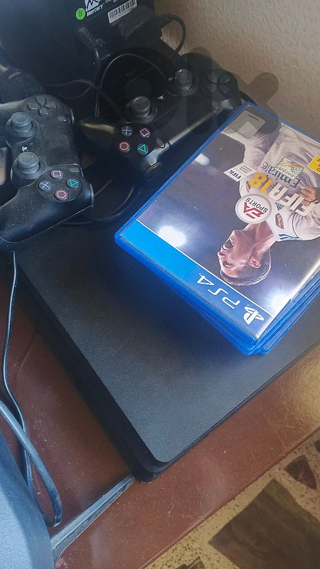 PS4 slim 👑