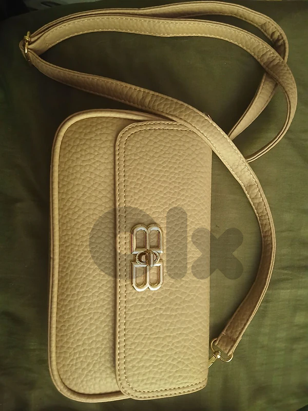 A brand new Handbag for woman A brand new Handbag for woman