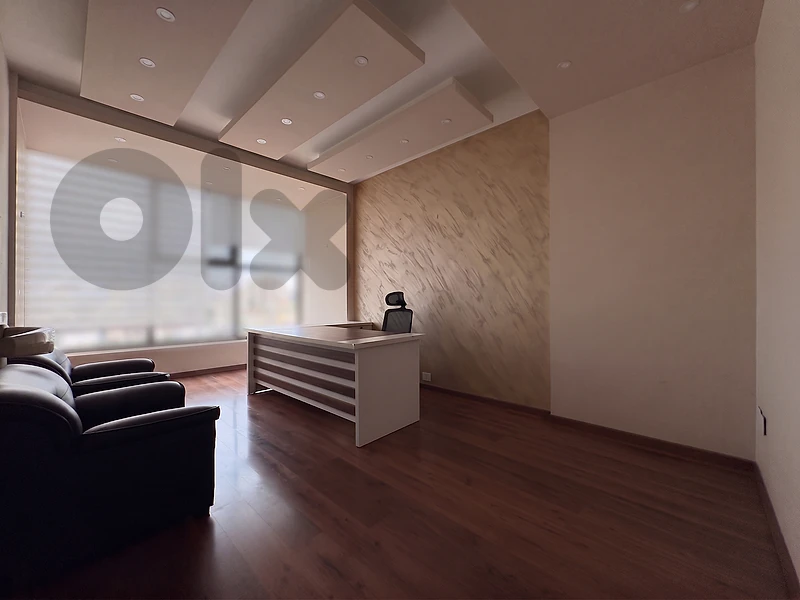 Office for rent in Jdeideh مكتب للإيجار في الجديدة