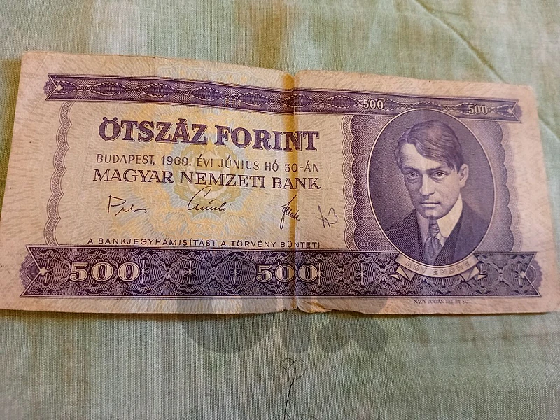 عملات هنغارية قديمة سحبت من السوق كلهم ب 30$