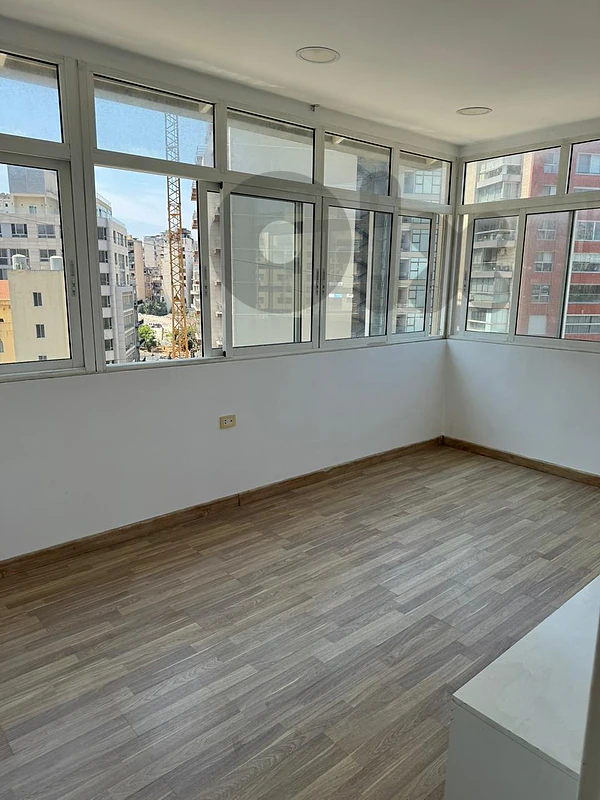 Commercial Office (100 sq m on 6th Floor) for Rent – Monot Street