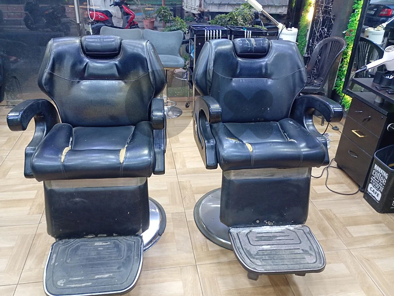عدة حلاقة    Barber kit