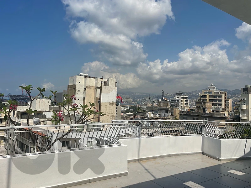 1 bedroom/2 bathroom with terrace sea + mountain view