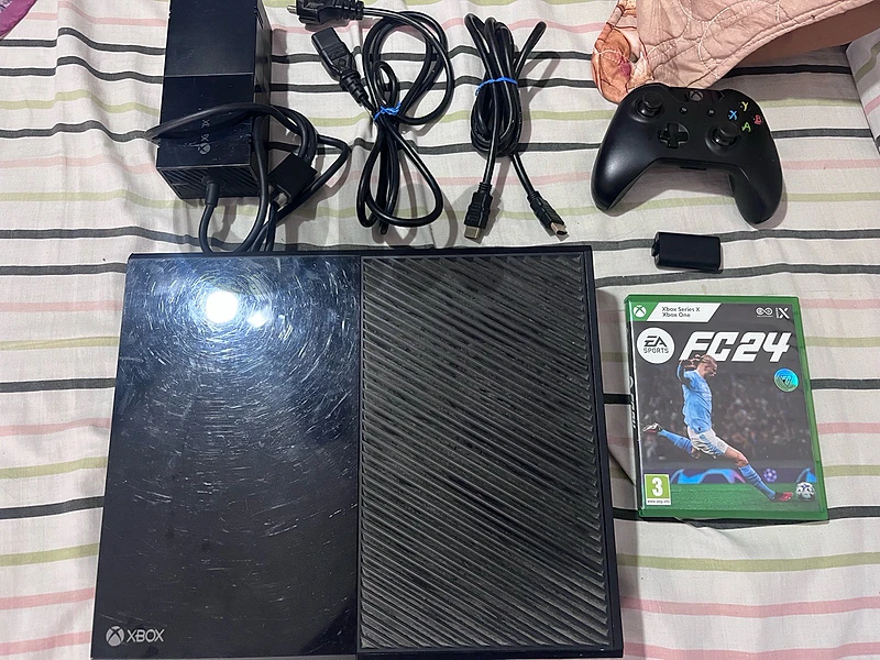xbox one 365gb with fc24