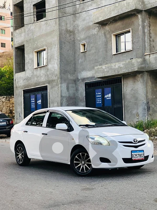 Toyota Yaris 	2011