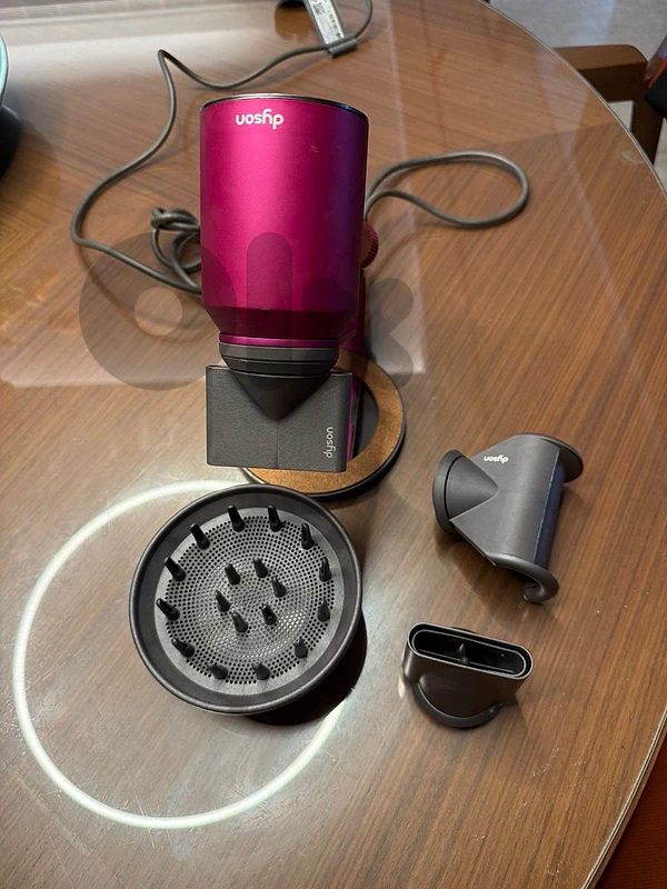 Dyson hairdryer Dyson hairdryer