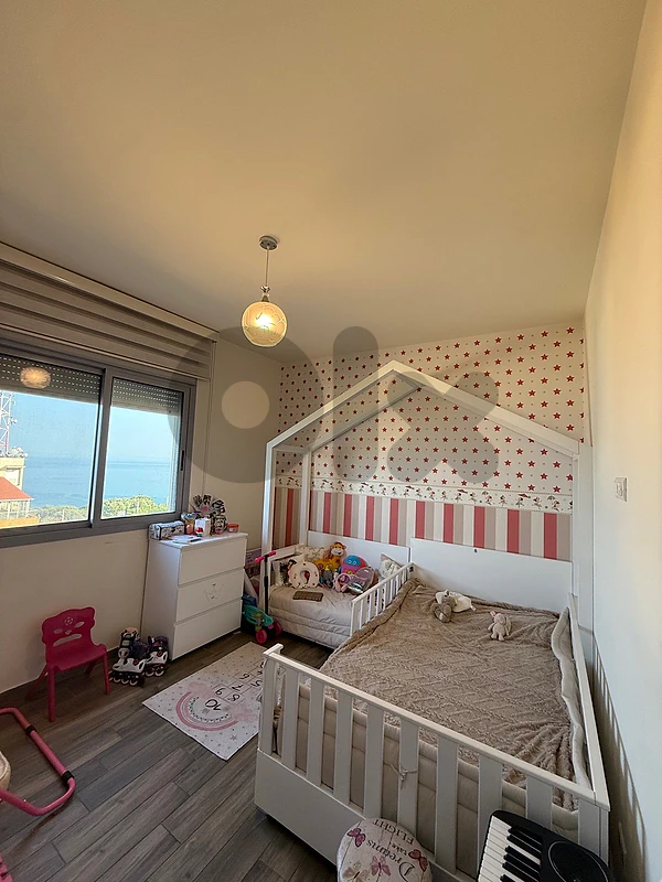 Full kid Bedroom
