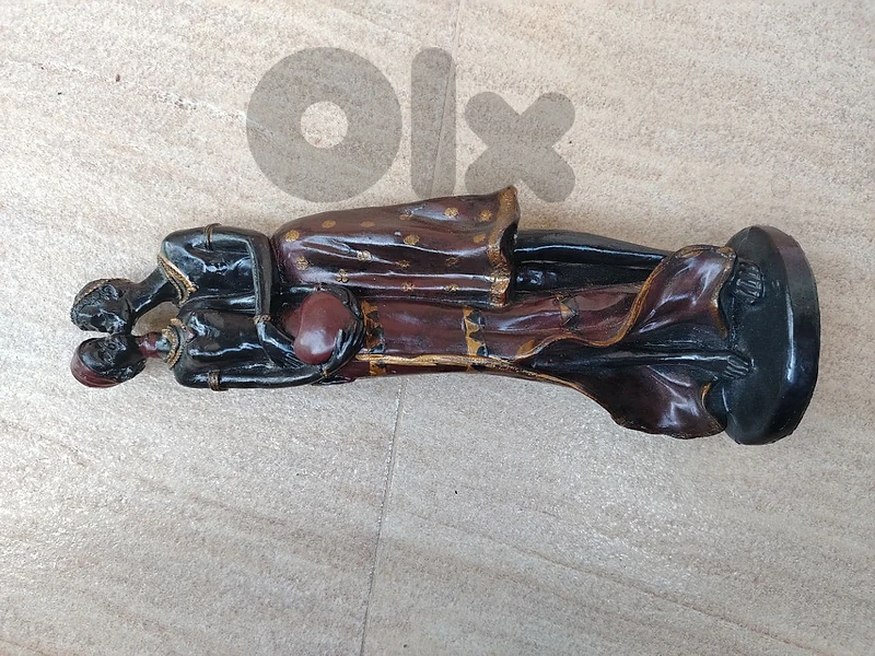 Vintage African Tribal Women Figurine – Elegant Home Decor Statue