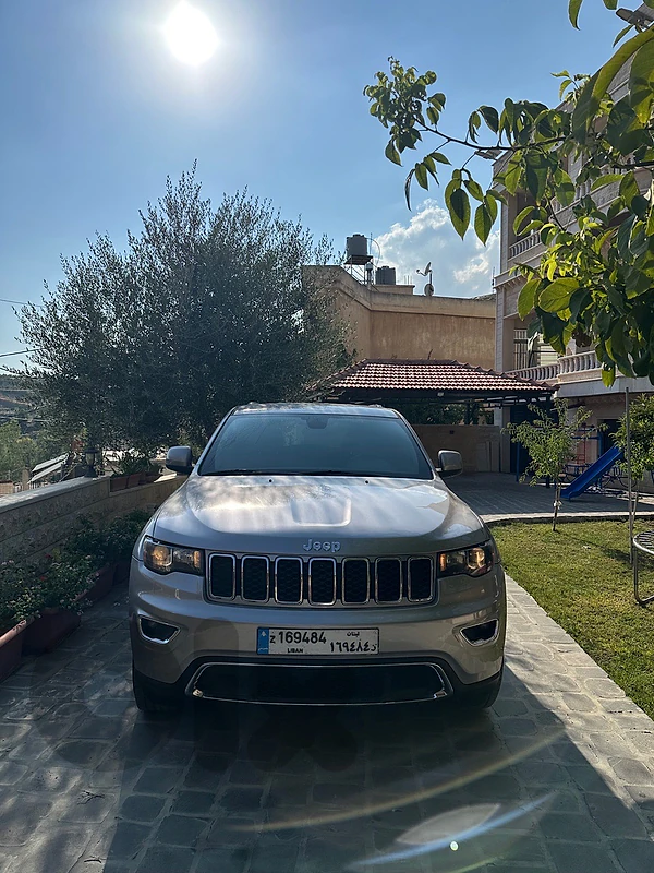 جيب شيروكى 2018 laredo جيب شيروكى 2018 laredo