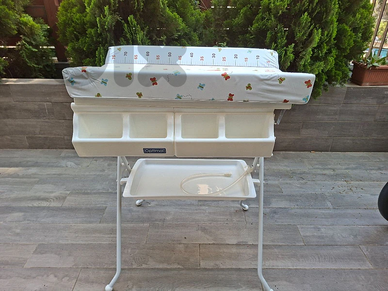Bath & changing table