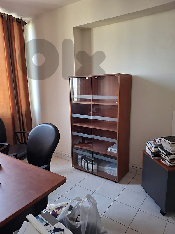 glass closet, خزانة