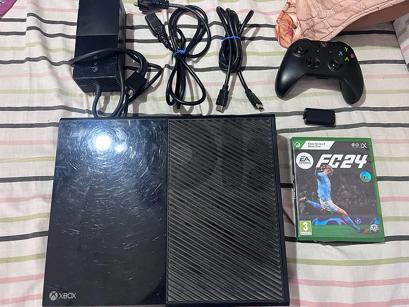 xbox one 365gb with fc24