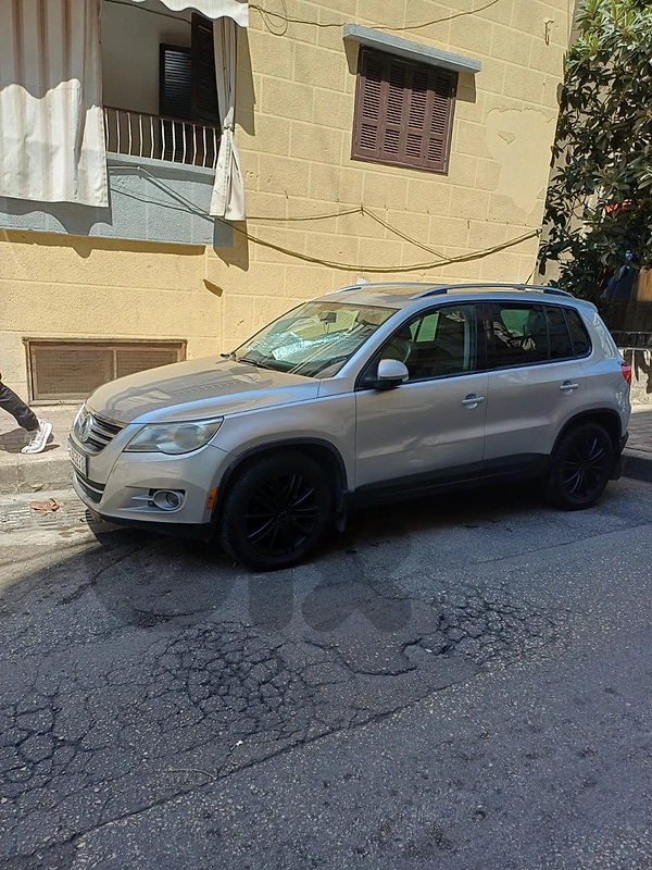 Volkswagen Tiguan 2011 AWD