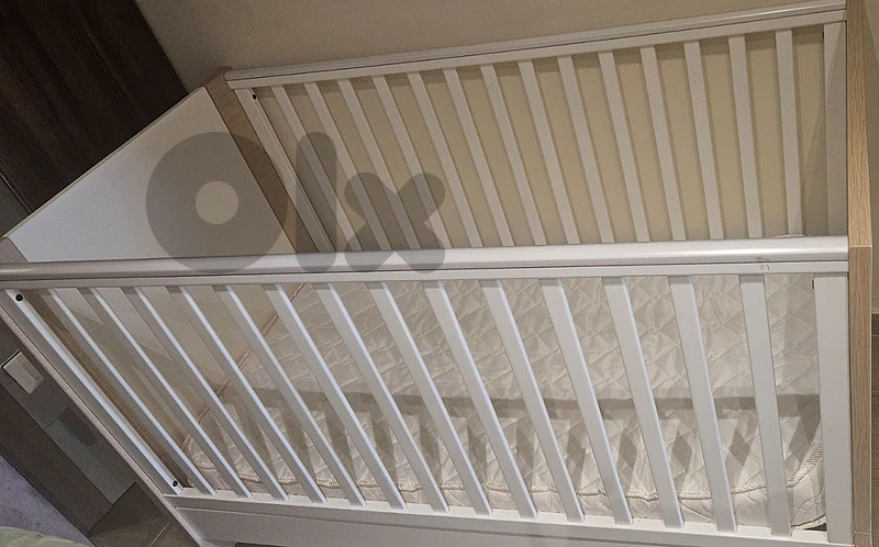 baby crib with mattress and bedding.stroller and car seat