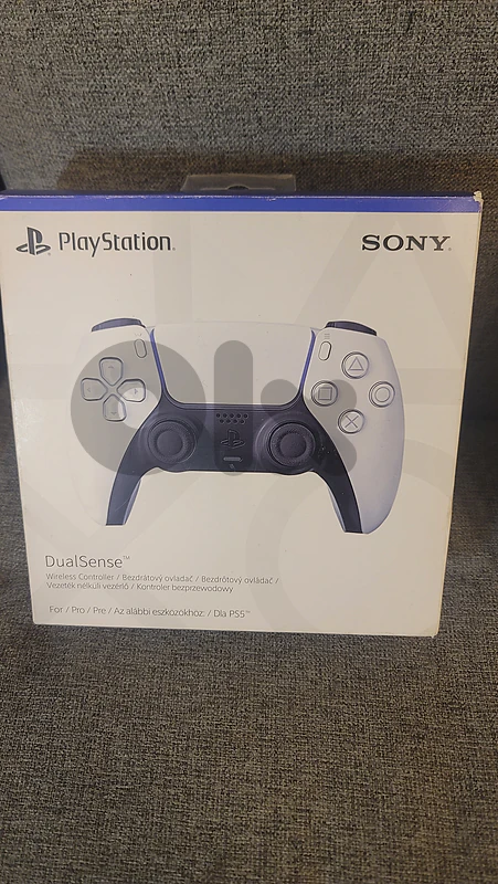 PS5 controller