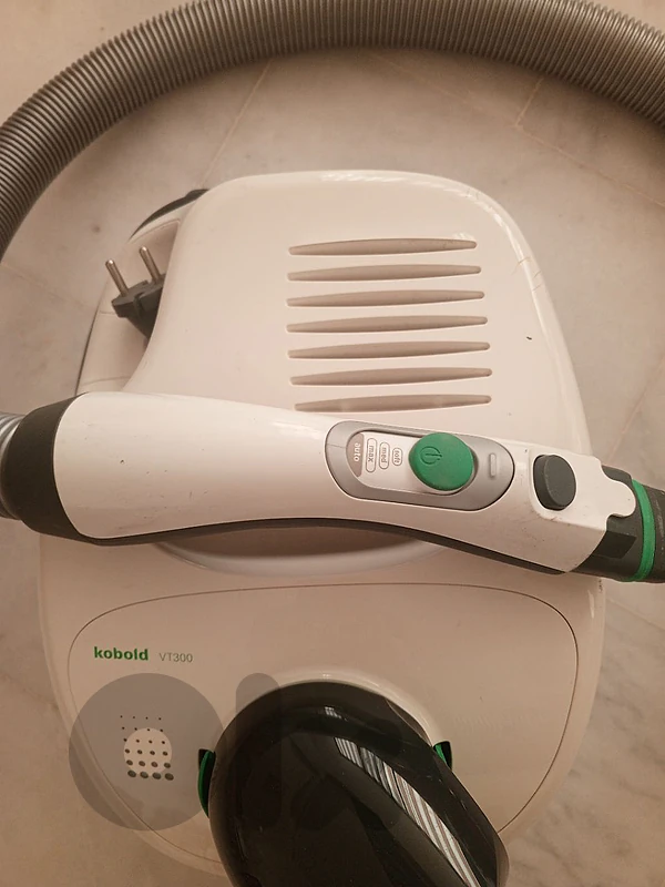 مكنسة كهربائية Vorwerk Kobold VT300*
*الماني اصلي