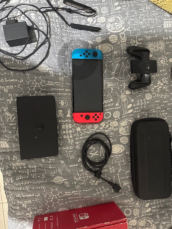 Nintendo Switch OLED – Like New Mint Condition