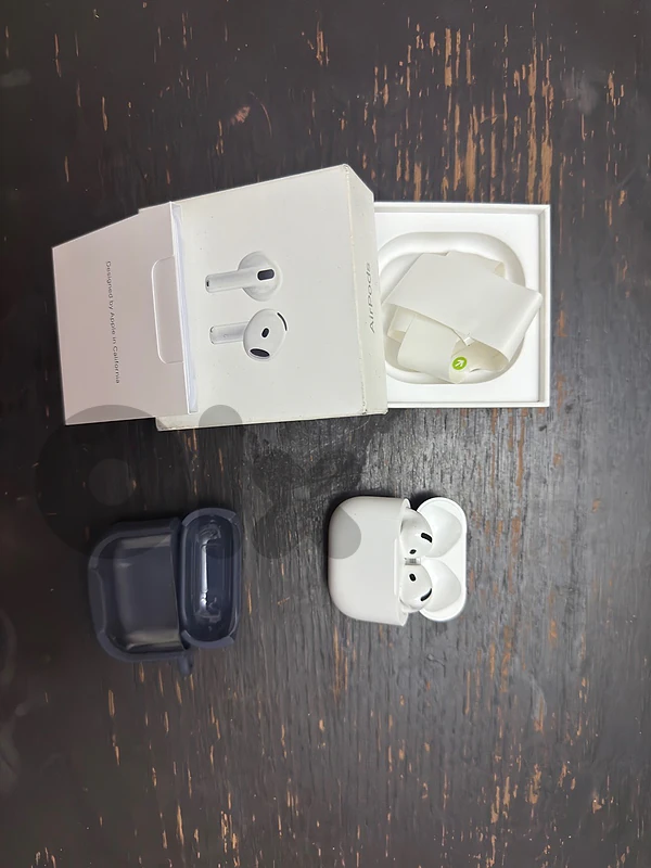 Airpods 4 ( not noice C )