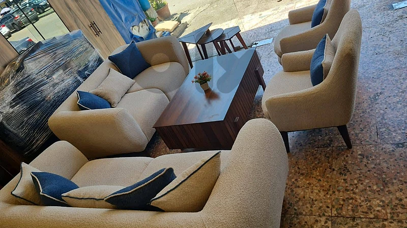 New Modern Living Room
