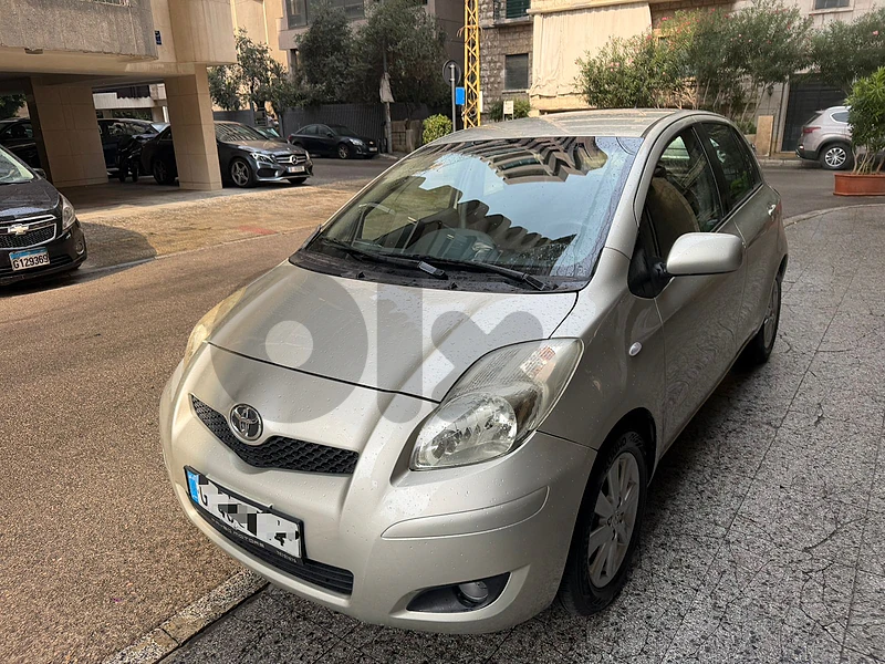 Toyota Yaris 2011 hatchback
