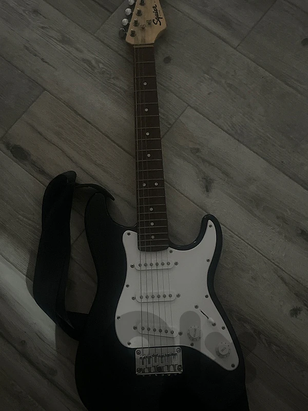 mini fender guitar